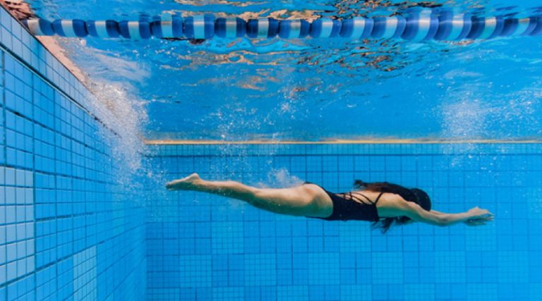 Is It Better to Swim Or Workout?