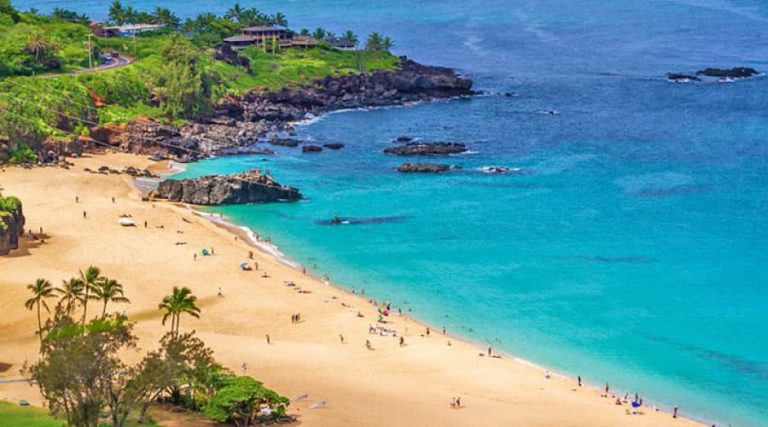 Which Hawaiian Island Has The Best Swimming Beaches